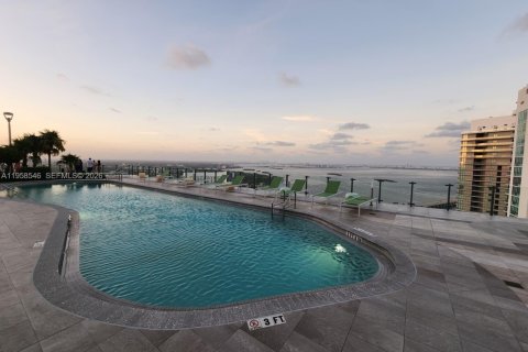 Condo in Miami, Florida, 3 bedrooms  № 2020881 - photo 12