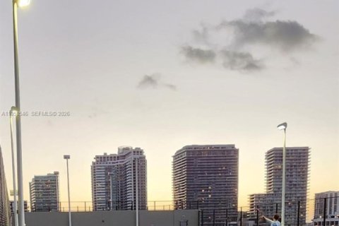 Condo in Miami, Florida, 3 bedrooms  № 2020881 - photo 28