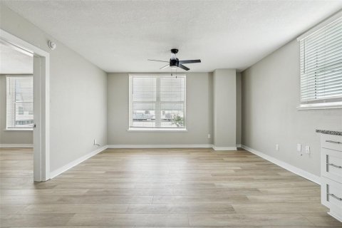 Apartamento en alquiler en Clermont, Florida, 1 dormitorio, 57.13 m2 № 1789188 - foto 10