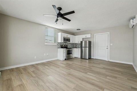 Apartamento en alquiler en Clermont, Florida, 1 dormitorio, 57.13 m2 № 1789188 - foto 8