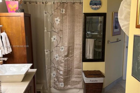 Villa ou maison à vendre à Miami, Floride: 4 chambres, 260.96 m2 № 2259758 - photo 24