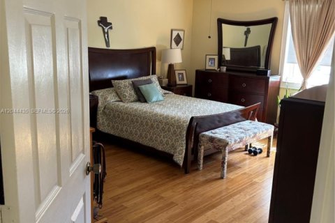 Villa ou maison à vendre à Miami, Floride: 4 chambres, 260.96 m2 № 2259758 - photo 15