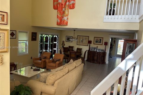 Villa ou maison à vendre à Miami, Floride: 4 chambres, 260.96 m2 № 2259758 - photo 2