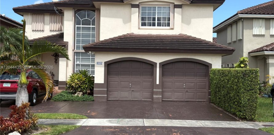 Villa ou maison à Miami, Floride 4 chambres, 260.96 m2 № 2259758