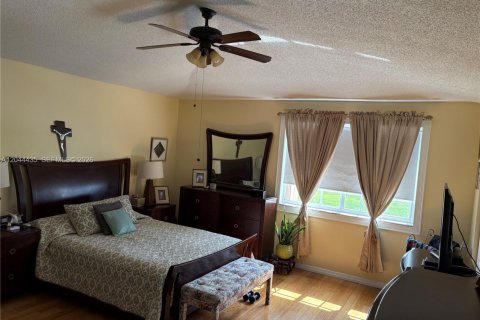 Villa ou maison à vendre à Miami, Floride: 4 chambres, 260.96 m2 № 2259758 - photo 20