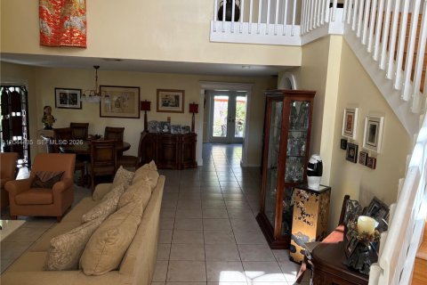Villa ou maison à vendre à Miami, Floride: 4 chambres, 260.96 m2 № 2259758 - photo 5