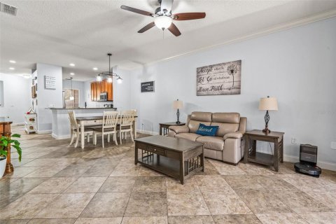 Touwnhouse à vendre à New Port Richey, Floride: 3 chambres, 212.19 m2 № 2144773 - photo 16