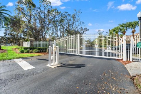 Touwnhouse à vendre à New Port Richey, Floride: 3 chambres, 212.19 m2 № 2144773 - photo 2