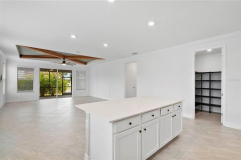 Casa en venta en Punta Gorda, Florida, 5 dormitorios, 289.11 m2 № 2406725 - foto 15