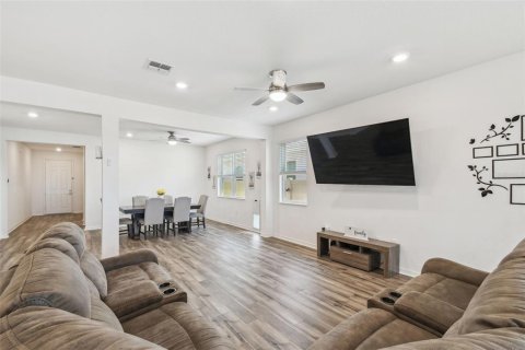 Casa en venta en Winter Haven, Florida, 4 dormitorios, 216.65 m2 № 1662682 - foto 17