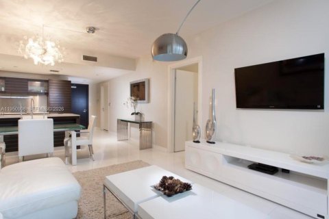 Condominio en venta en Miami, Florida, 1 dormitorio, 74.23 m2 № 2009037 - foto 2