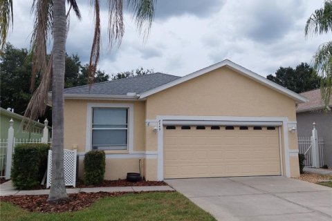 House in Land O' Lakes, Florida 3 bedrooms, 152.73 sq.m. № 734980 - photo 1
