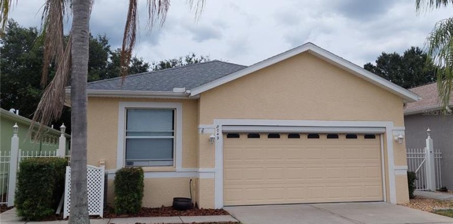 House in Land O' Lakes, Florida 3 bedrooms, 152.73 sq.m. № 734980