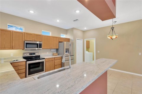 House in Land O' Lakes, Florida 3 bedrooms, 152.73 sq.m. № 734980 - photo 10