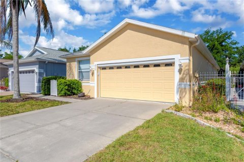 House in Land O' Lakes, Florida 3 bedrooms, 152.73 sq.m. № 734980 - photo 2