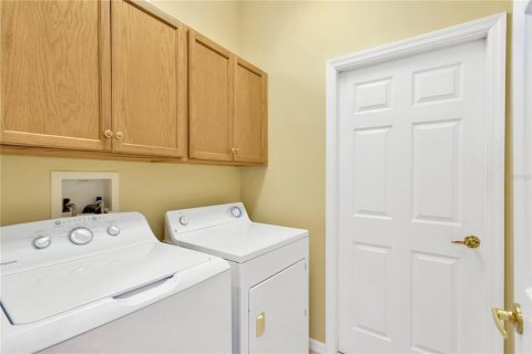House in Land O' Lakes, Florida 3 bedrooms, 152.73 sq.m. № 734980 - photo 26