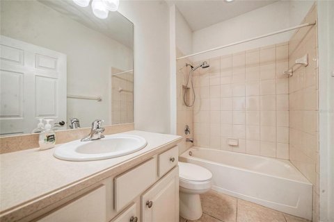 House in Parrish, Florida 2 bedrooms, 119.38 sq.m. № 2150037 - photo 18