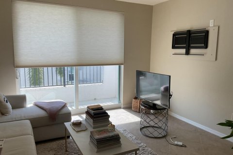 Copropriété à louer à Fort Lauderdale, Floride: 2 chambres, 104.05 m2 № 2323639 - photo 2