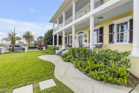 House in New Smyrna Beach, Florida 5 bedrooms, 432.27 sq.m. № 2198313 - photo 11
