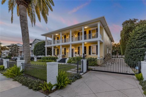 House in New Smyrna Beach, Florida 5 bedrooms, 432.27 sq.m. № 2198313 - photo 8