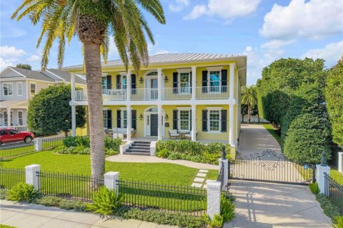House in New Smyrna Beach, Florida 5 bedrooms, 432.27 sq.m. № 2198313 - photo 3