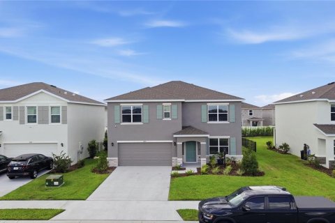 House in Bradenton, Florida 5 bedrooms, 242.01 sq.m. № 2156419