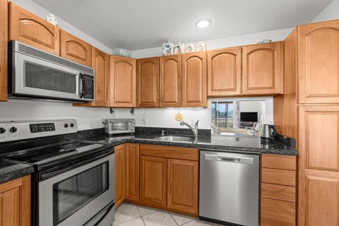 Condo in Boynton Beach, Florida, 2 bedrooms № 2245538 - photo 7