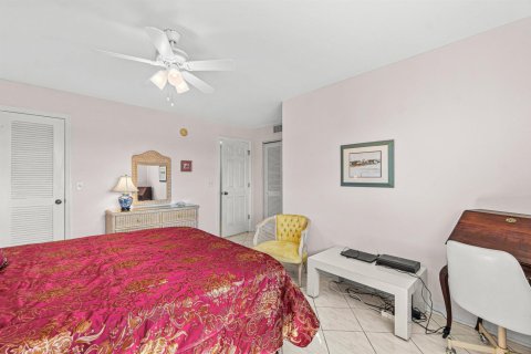 Condo in Boynton Beach, Florida, 2 bedrooms № 2245538 - photo 20
