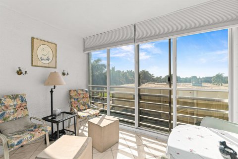 Condo in Boynton Beach, Florida, 2 bedrooms № 2245538 - photo 25