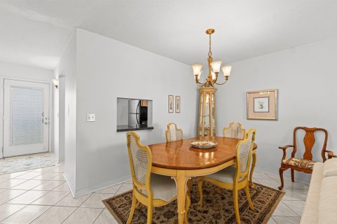 Condo in Boynton Beach, Florida, 2 bedrooms № 2245538 - photo 10