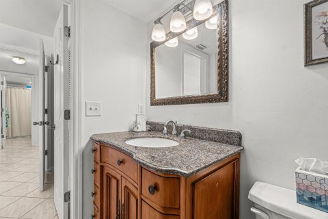 Condo in Boynton Beach, Florida, 2 bedrooms № 2245538 - photo 24