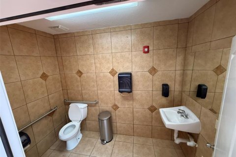 Immobilier commercial à louer à Bartow, Floride: 493.31 m2 № 1757640 - photo 5