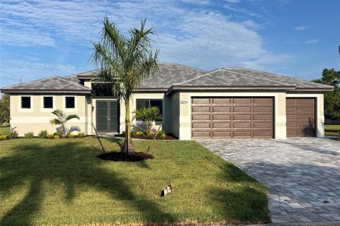 House in Punta Gorda, Florida 3 bedrooms, 196.21 sq.m. № 2212940