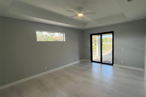House in Punta Gorda, Florida 3 bedrooms, 196.21 sq.m. № 2212940 - photo 9