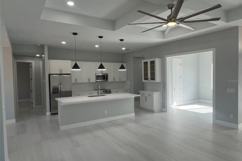 House in Punta Gorda, Florida 3 bedrooms, 196.21 sq.m. № 2212940 - photo 7