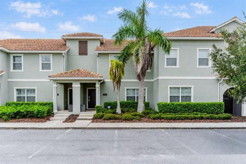 Adosado en STOREY LAKE en Kissimmee, Florida 4 dormitorios, 177.81 m2 № 2401102