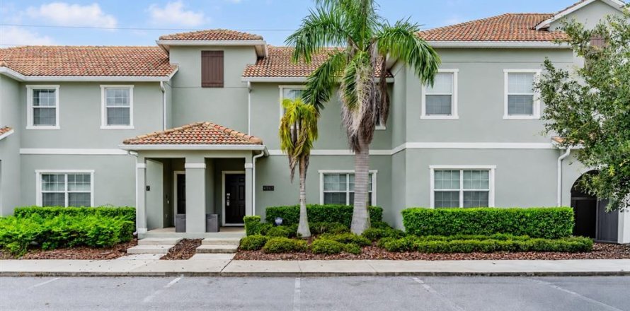Adosado en STOREY LAKE en Kissimmee, Florida 4 dormitorios, 177.81 m2 № 2401102
