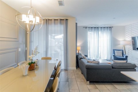 Adosado en venta en Kissimmee, Florida, 4 dormitorios, 177.81 m2 № 2401102 - foto 23