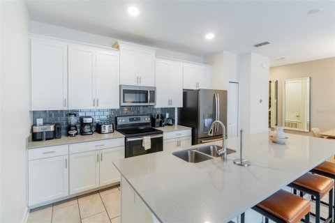 Adosado en venta en Kissimmee, Florida, 4 dormitorios, 177.81 m2 № 2401102 - foto 28