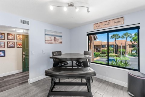 Condo in Boynton Beach, Florida, 2 bedrooms № 2260301 - photo 13