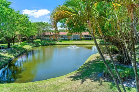 Condo in Boynton Beach, Florida, 2 bedrooms № 2260301 - photo 27