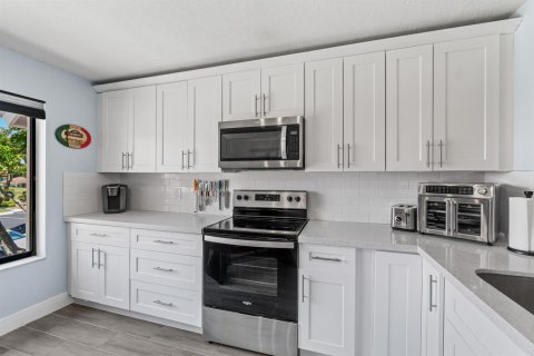 Condo in Boynton Beach, Florida, 2 bedrooms № 2260301 - photo 17
