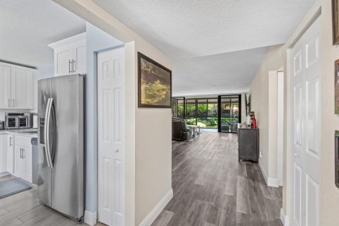 Condo in Boynton Beach, Florida, 2 bedrooms № 2260301 - photo 16