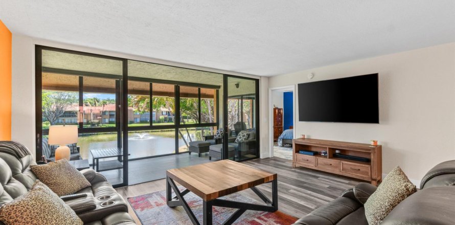Condo in Boynton Beach, Florida, 2 bedrooms № 2260301