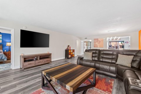 Condo in Boynton Beach, Florida, 2 bedrooms № 2260301 - photo 11