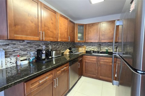 Condominio en alquiler en Aventura, Florida, 2 dormitorios, 106.84 m2 № 2054493 - foto 6