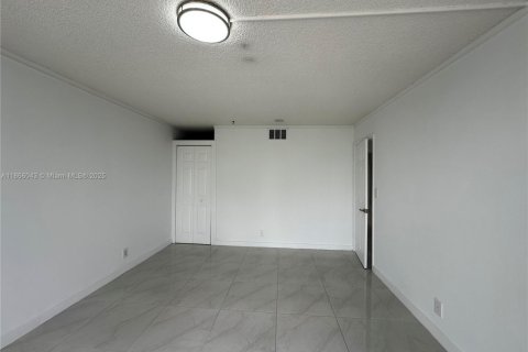 Copropriété à vendre à Lauderhill, Floride: 1 chambre, 73.58 m2 № 1979251 - photo 21