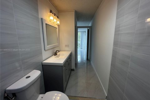 Copropriété à vendre à Lauderhill, Floride: 1 chambre, 73.58 m2 № 1979251 - photo 24