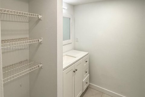 Copropriété à vendre à Lauderhill, Floride: 1 chambre, 73.58 m2 № 1979251 - photo 29