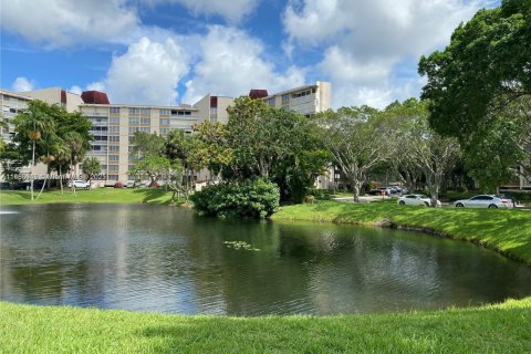 Copropriété à vendre à Lauderhill, Floride: 1 chambre, 73.58 m2 № 1979251 - photo 2